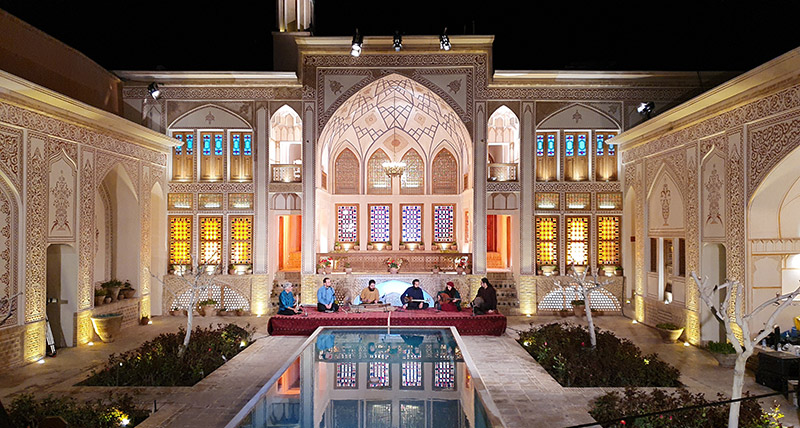 Kayhan Kashan group photo