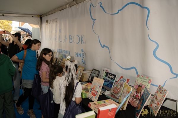 20 Iran Through Books 
