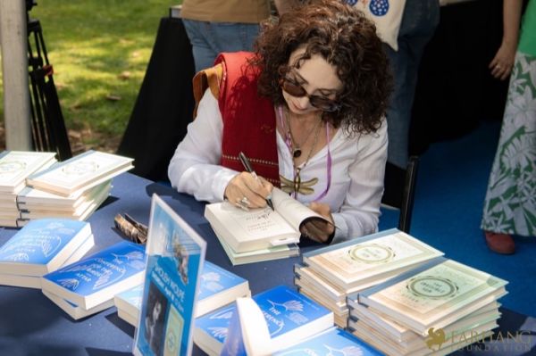 29 Iran Through Books 