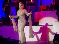 googoosh at the hollywood bowl 041