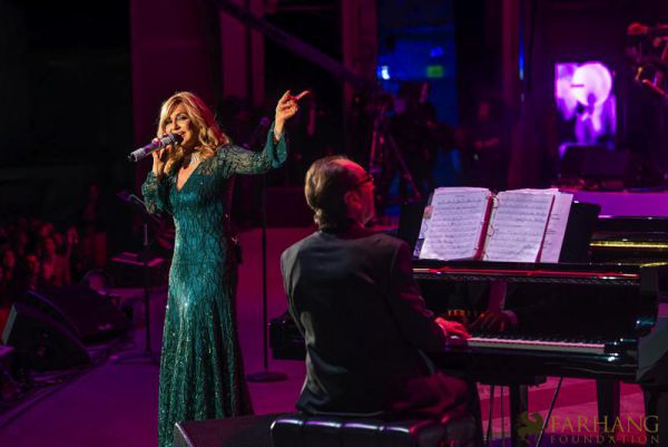 googoosh at the hollywood bowl 048