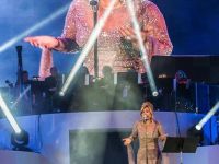googoosh at the hollywood bowl 060