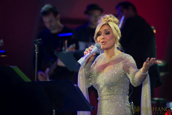 googoosh at the hollywood bowl 066