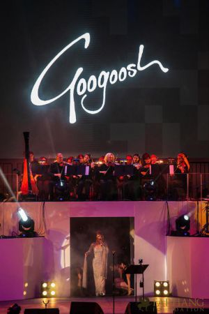 googoosh at the hollywood bowl 081