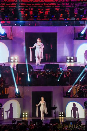 googoosh at the hollywood bowl 094