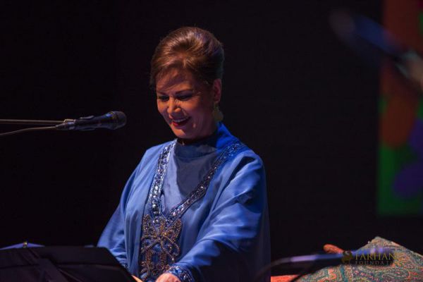 parisa live at farhangs 11th nowruz celebration 033
